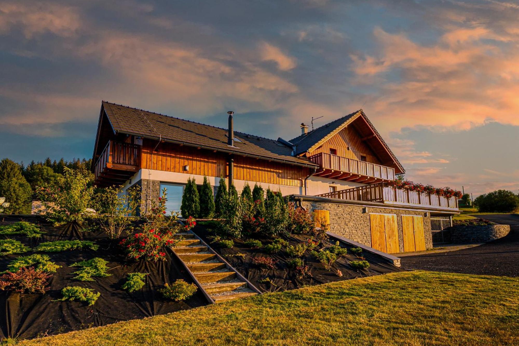 Penzion Stribrnik Krasna  ภายนอก รูปภาพ